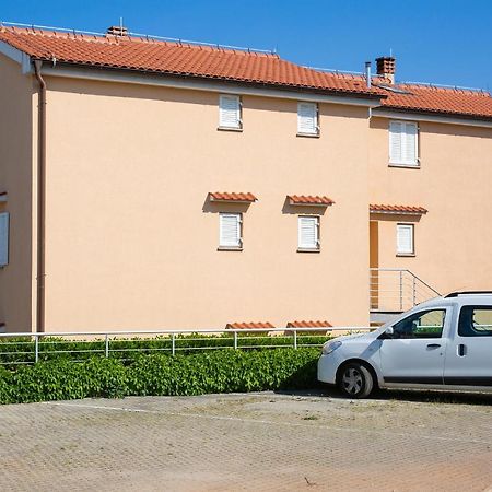 Apartments Aster Malinska Luaran gambar