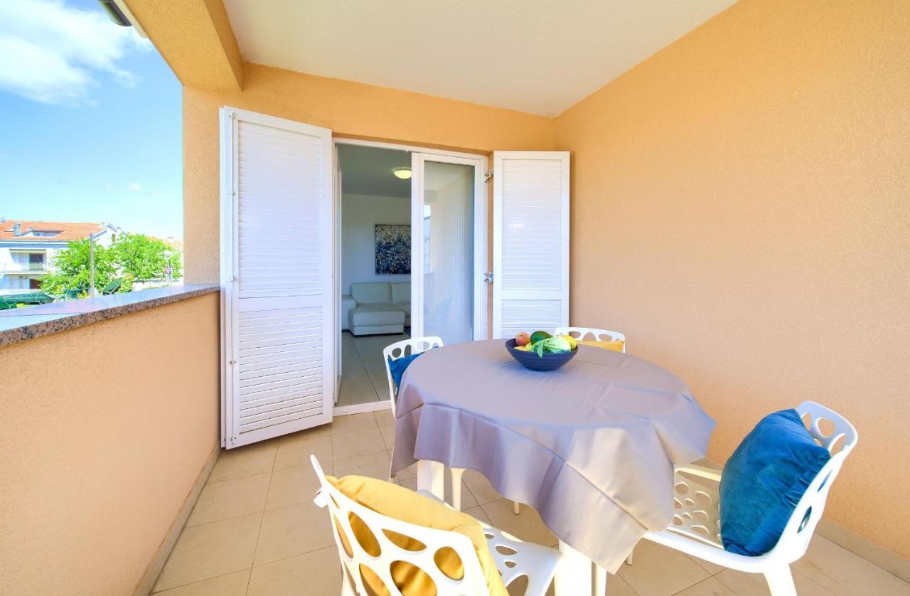 Apartments Aster Malinska Luaran gambar