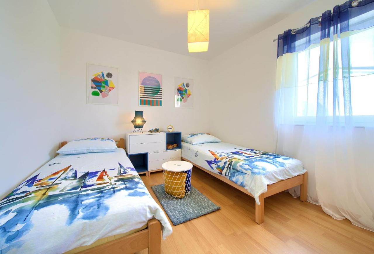Apartments Aster Malinska Luaran gambar