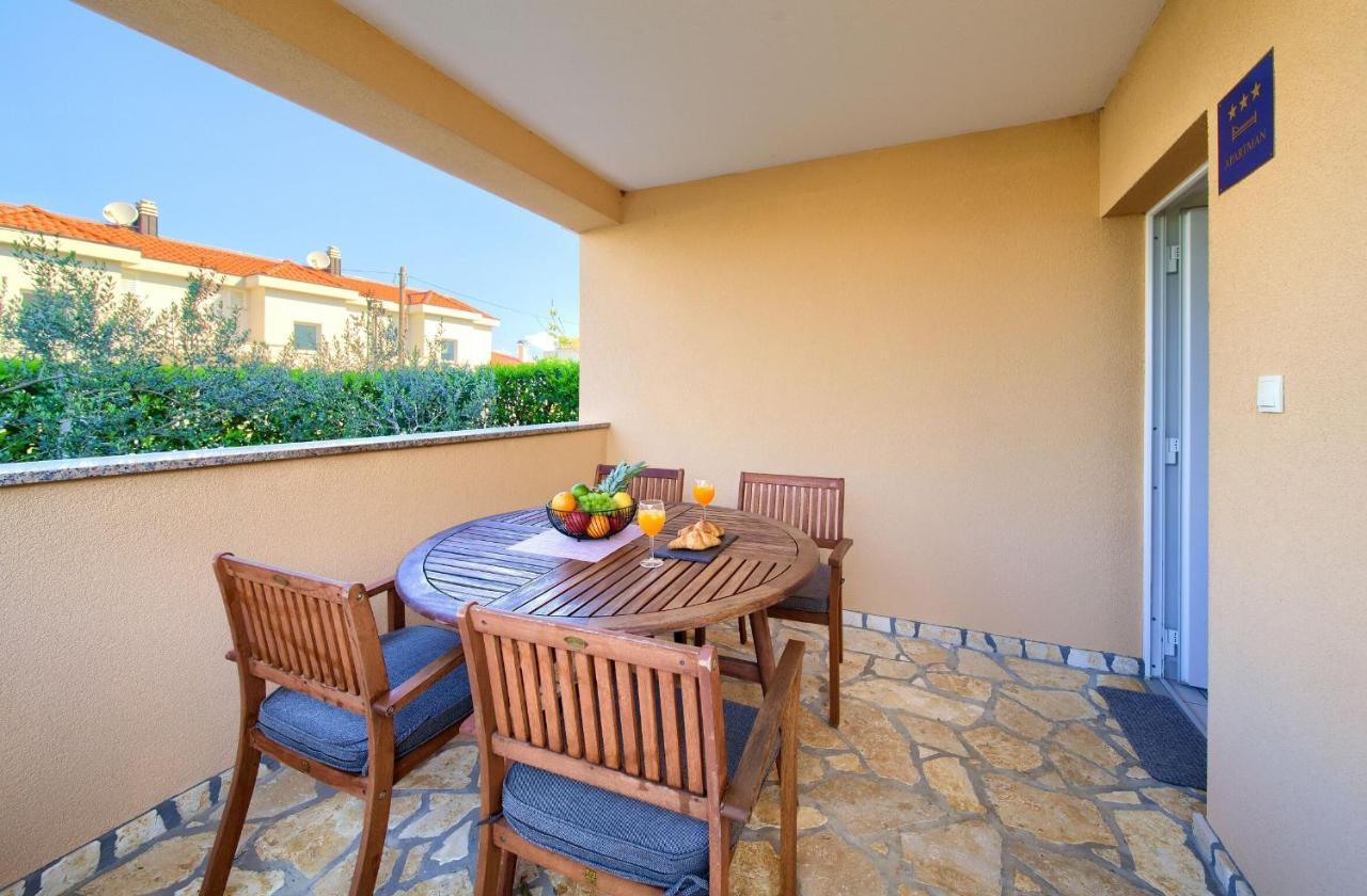 Apartments Aster Malinska Luaran gambar