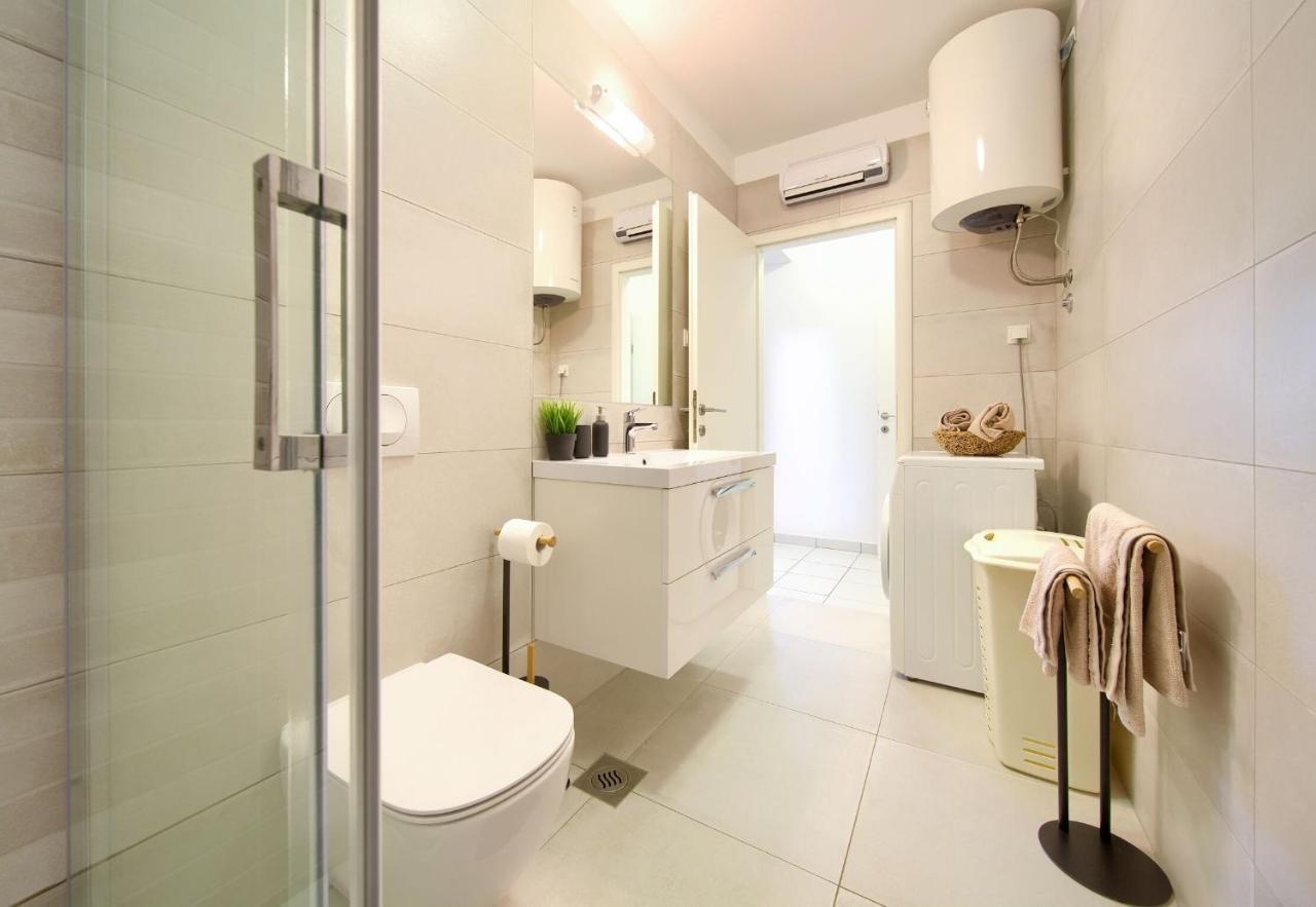 Apartments Aster Malinska Luaran gambar
